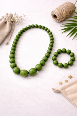 Drewniane zielone korale - zestaw z bransoletką