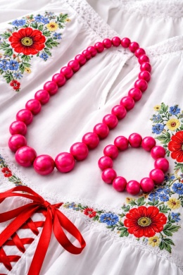 Drewniane korale różowe - zestaw z bransoletką